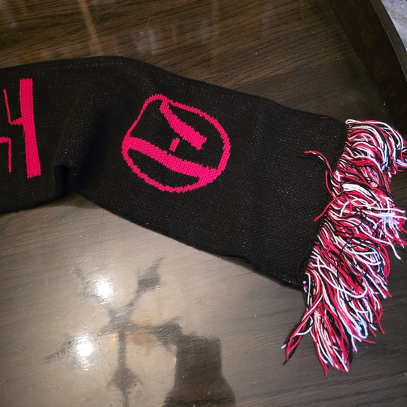 official Twenty One Pilots Clancy Reversible Scarf  Holiday Drop 2024 - Picture 2 of 10